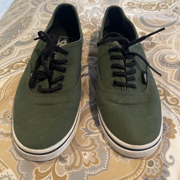Gender Neutral like new- barely worn Vans - Picture 4 of 5